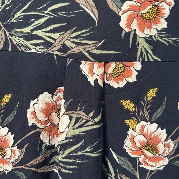 Lynn Ryan Navy Floral Hi Lo Top - Picture 6 of 12